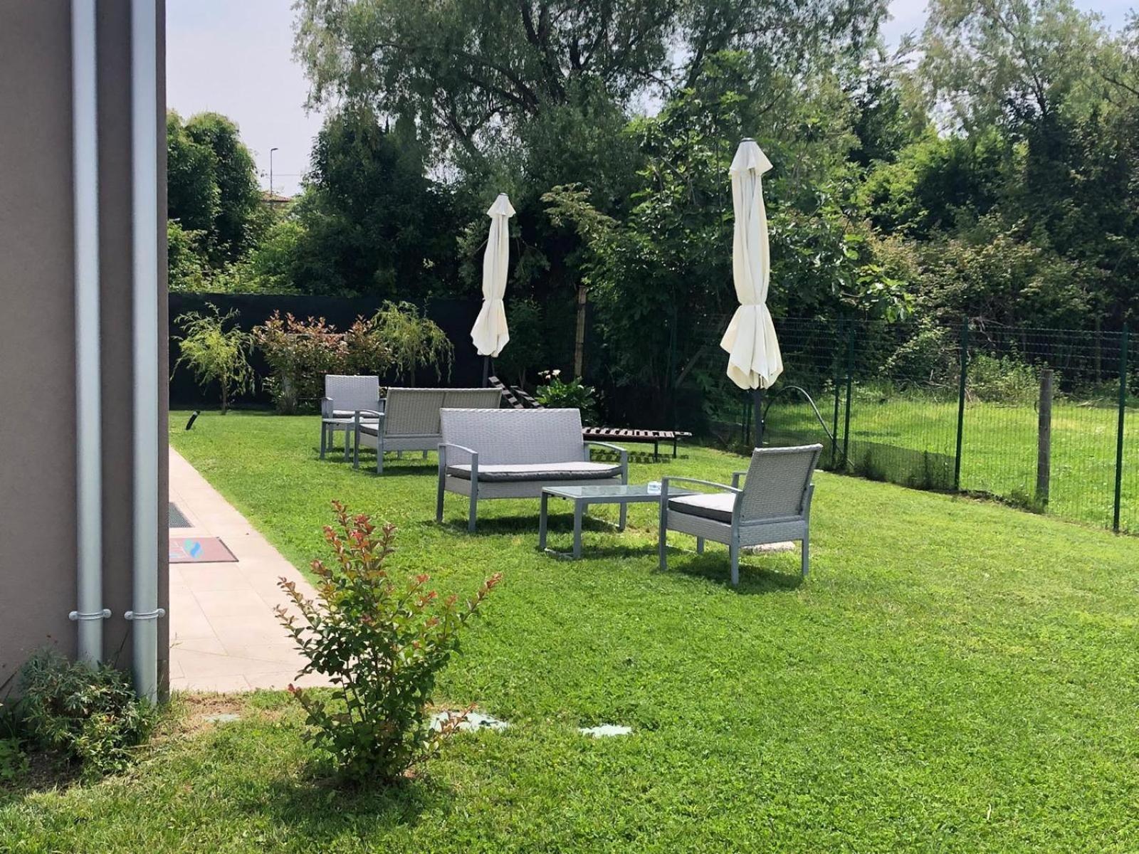 I Broletti Del Garda Hotel Pacengo Di Lazise Kültér fotó