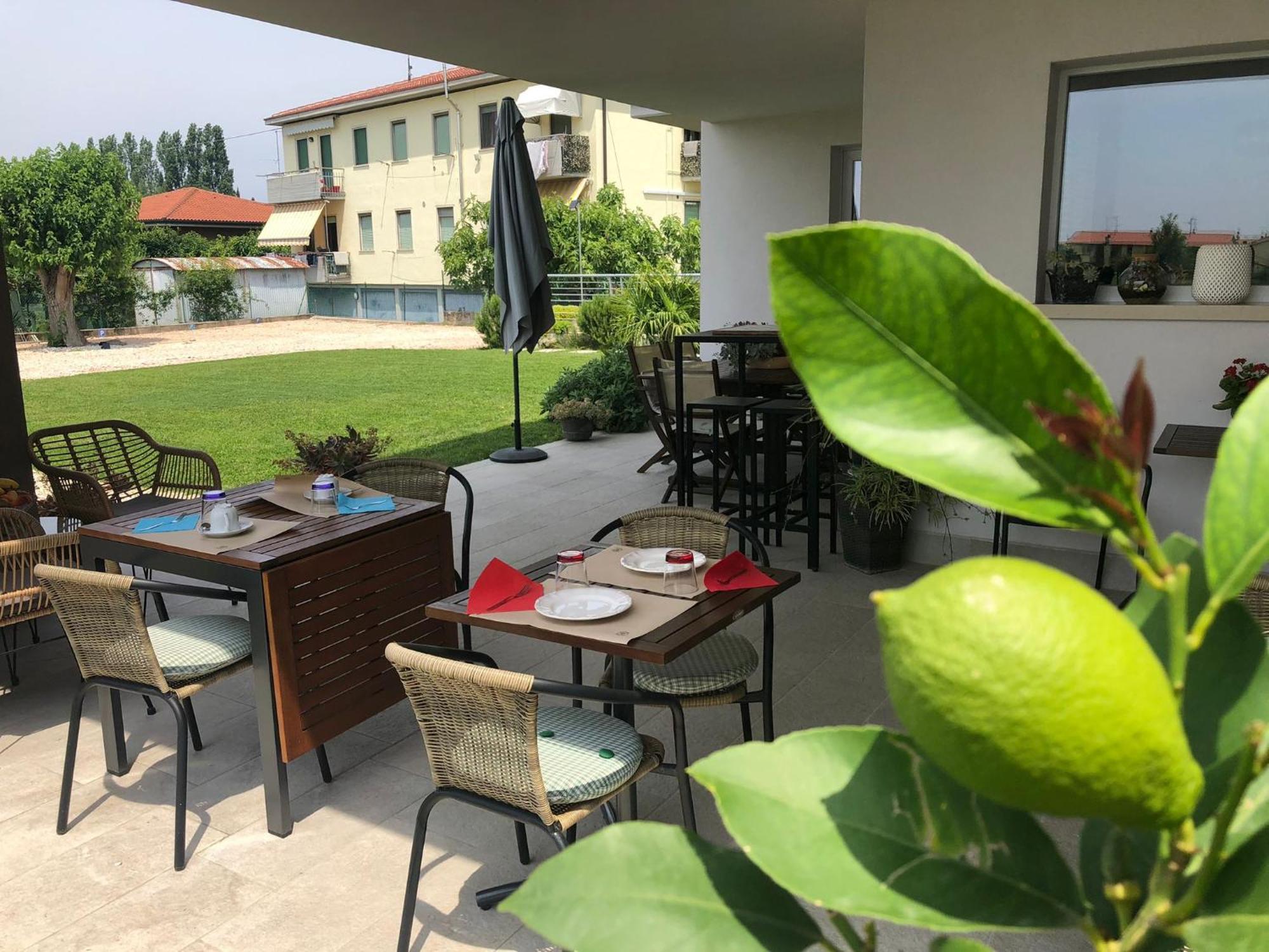 I Broletti Del Garda Hotel Pacengo Di Lazise Kültér fotó